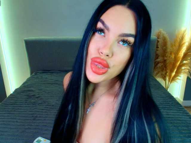 katerine-Monroe live cam on BongaCams