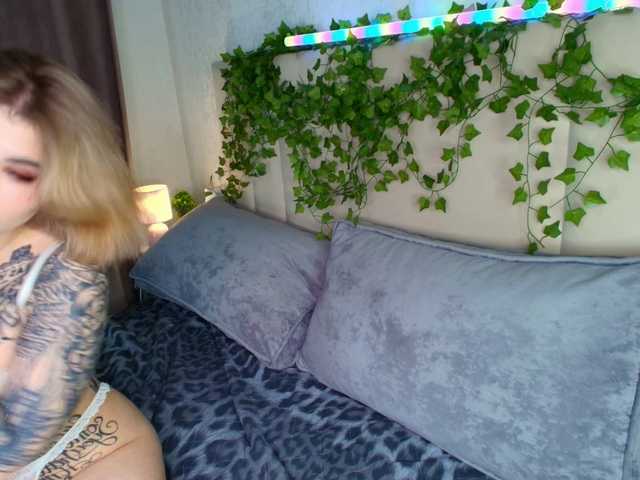 katerine-Monroe live cam on BongaCams