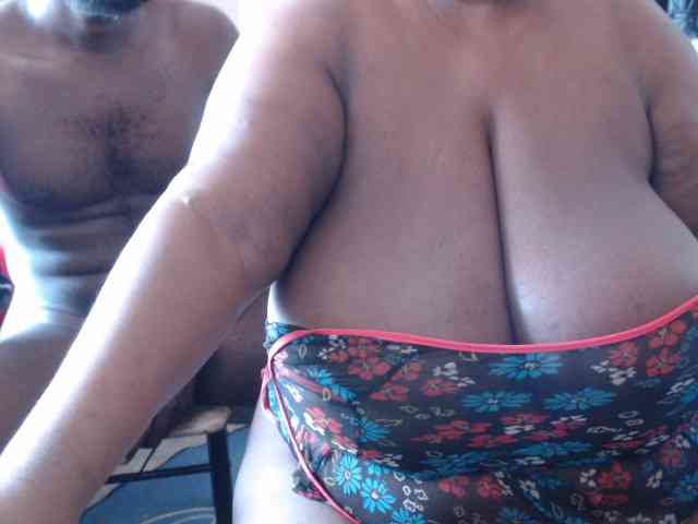 Model: bigboobscoupls