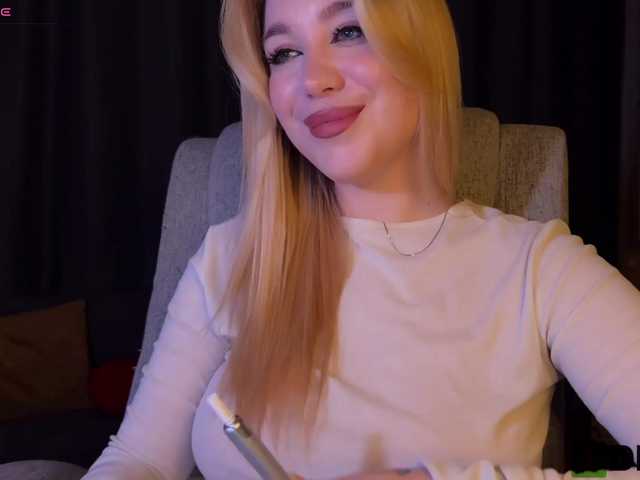 maksisisia's BongaCams show and profile