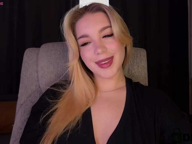 maksisisia's BongaCams show and profile