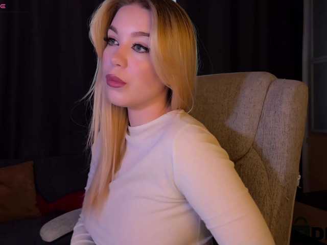 maksisisia's BongaCams show and profile