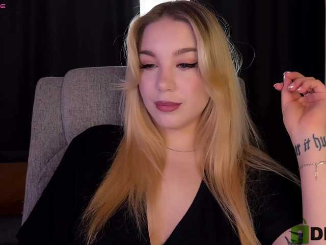 maksisisia's BongaCams show and profile