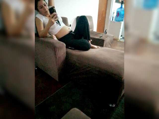 Kary221a's BongaCams show and profile