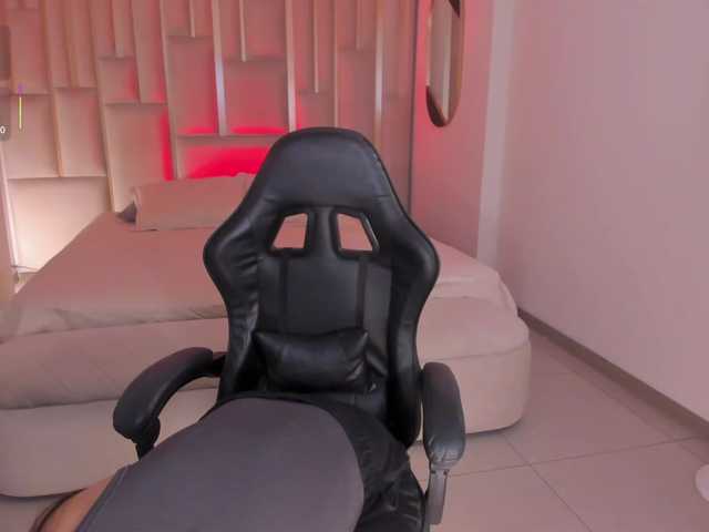MayaMoretti live webcam show