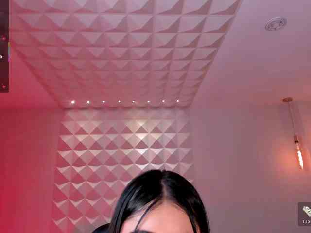 MayaMoretti webcam
