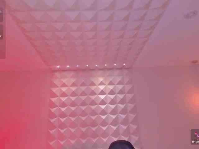 MayaMoretti webcam