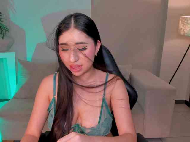 MayaMoretti webcam