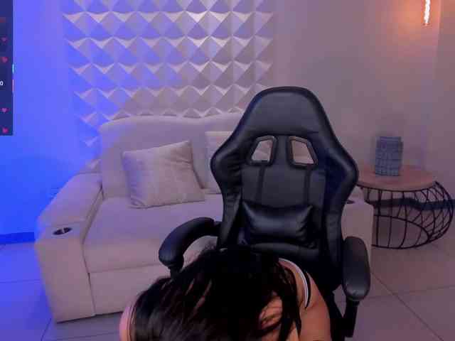 MayaMoretti webcam