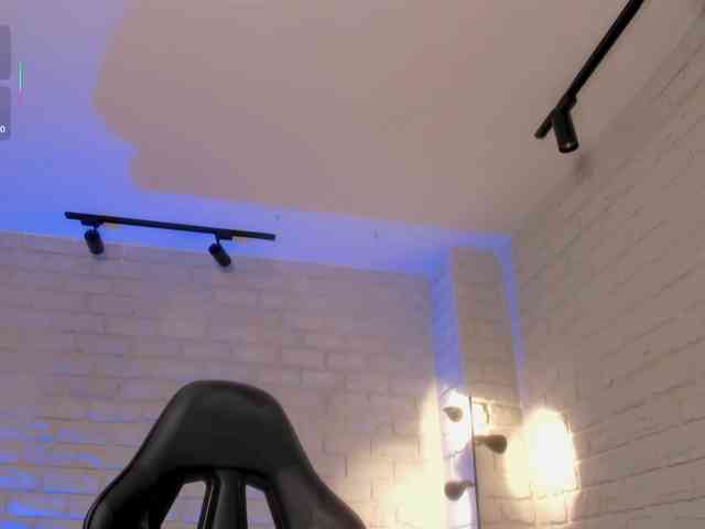 MayaMoretti webcam