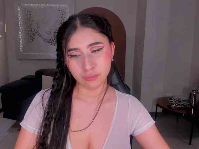 MayaMoretti webcam