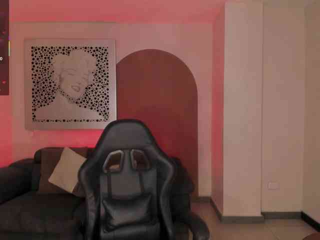 MayaMoretti webcam