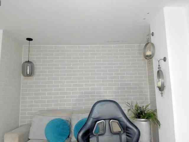 MayaMoretti webcam