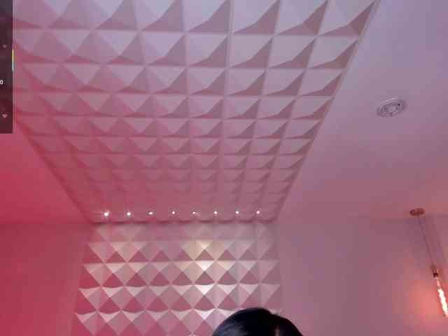 MayaMoretti webcam