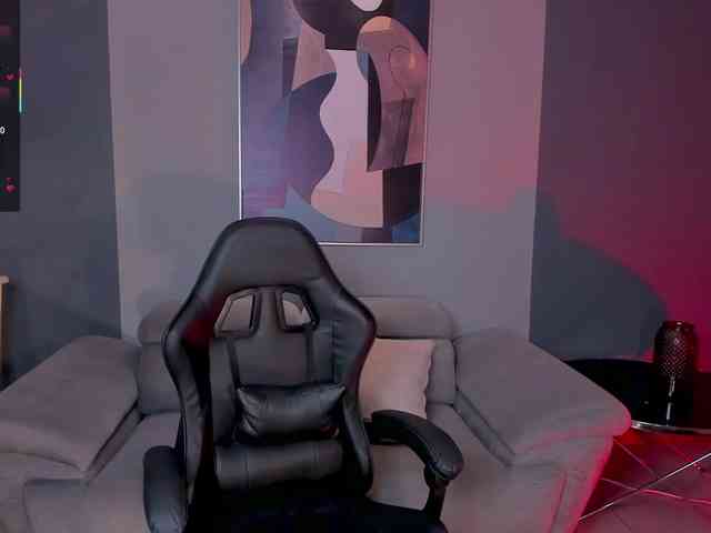 MayaMoretti webcam