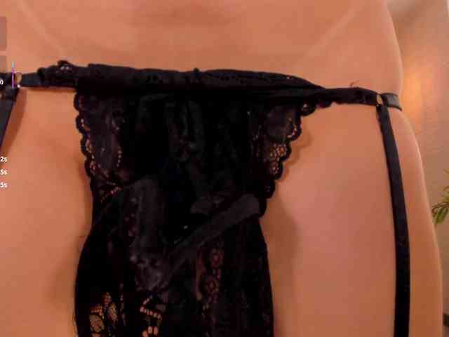 MayaMoretti webcam