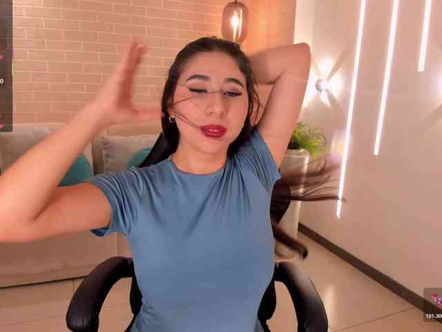 MayaMoretti webcam