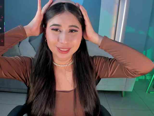 MayaMoretti webcam