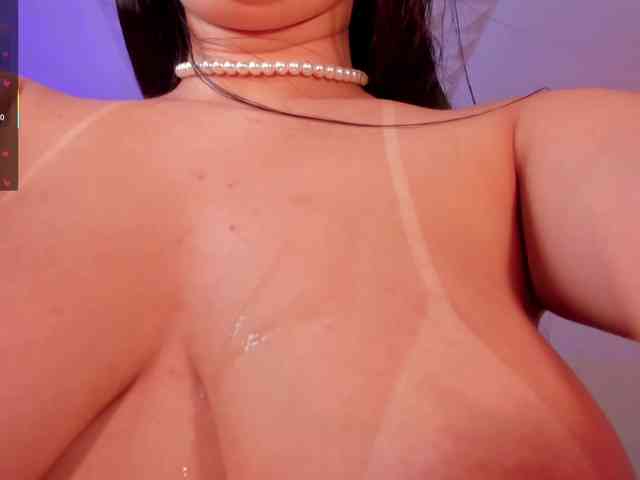 MayaMoretti webcam