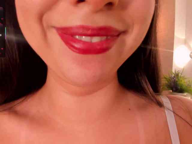 MayaMoretti webcam