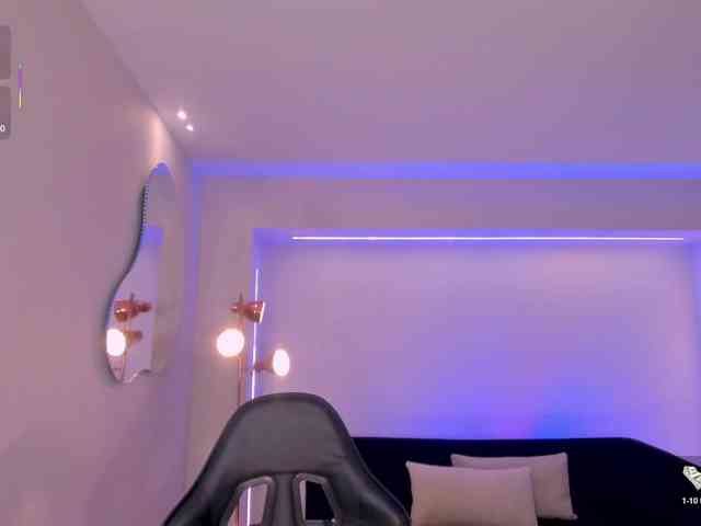 MayaMoretti webcam