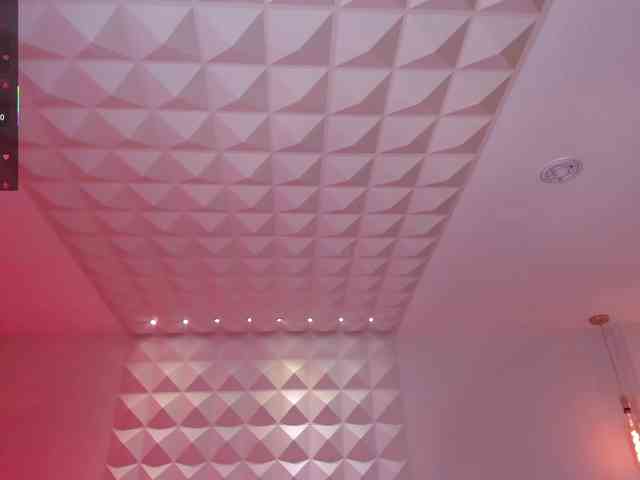 MayaMoretti webcam