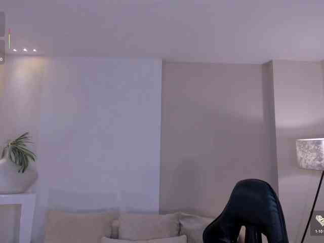 MayaMoretti webcam