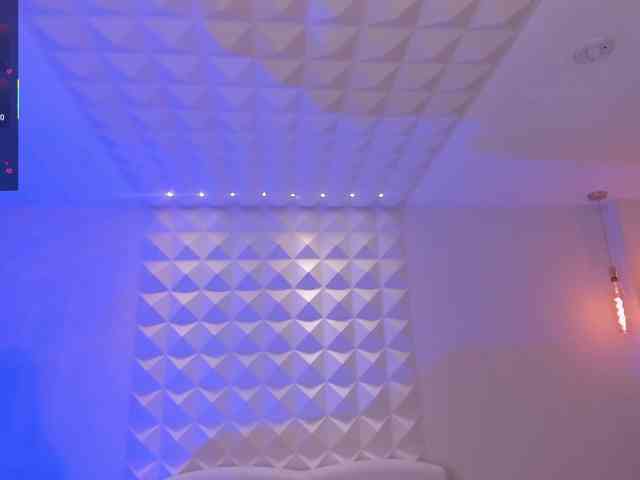 MayaMoretti webcam