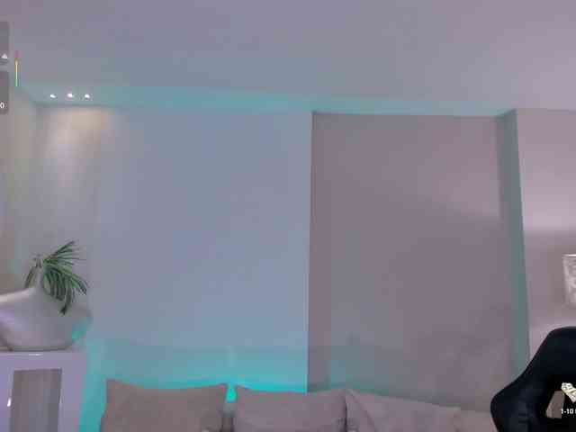 MayaMoretti webcam