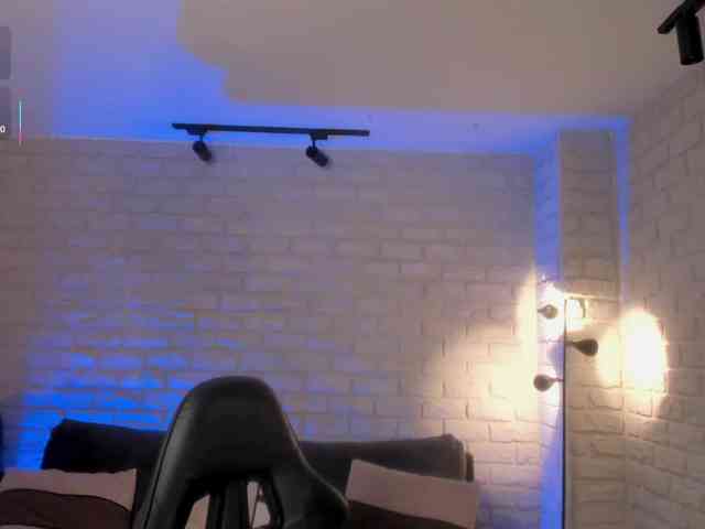 MayaMoretti webcam