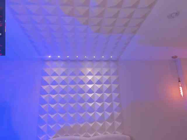 MayaMoretti webcam