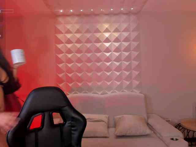 MayaMoretti webcam