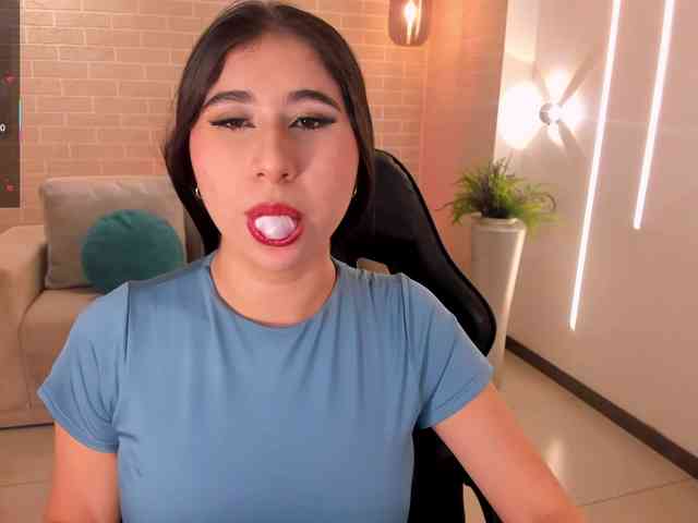 MayaMoretti webcam