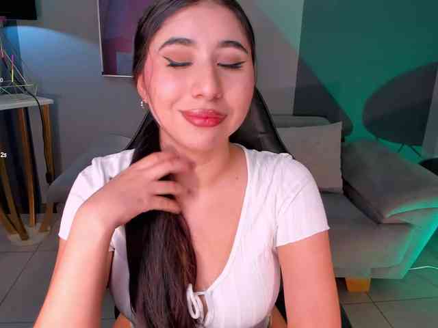 MayaMoretti webcam