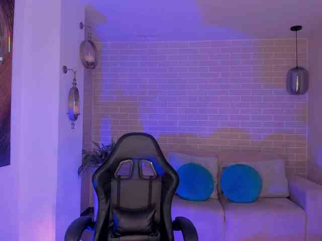 MayaMoretti webcam