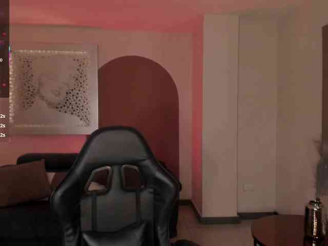 MayaMoretti webcam