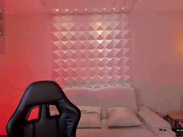 MayaMoretti webcam