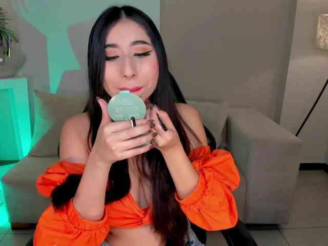 MayaMoretti webcam