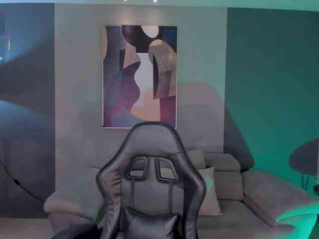 MayaMoretti webcam