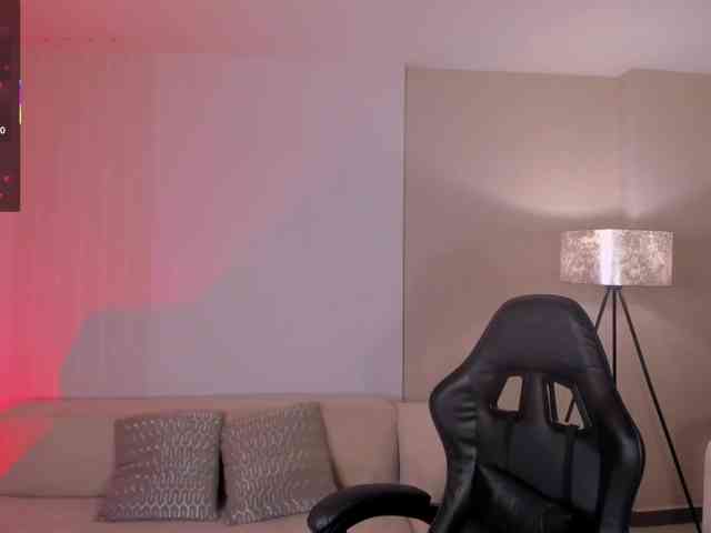 MayaMoretti webcam