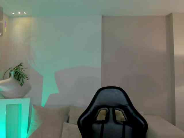 MayaMoretti webcam