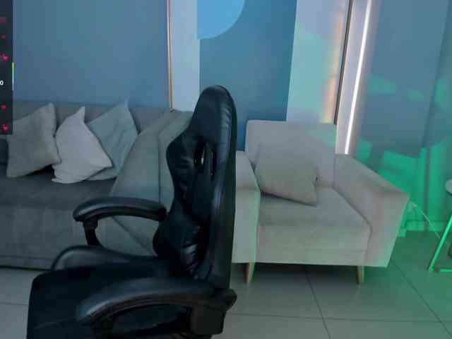MayaMoretti webcam