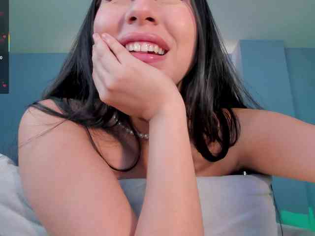 MayaMoretti webcam