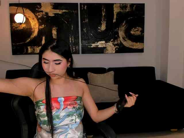 MayaMoretti webcam