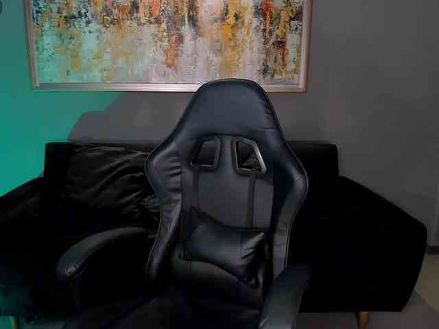 MayaMoretti webcam