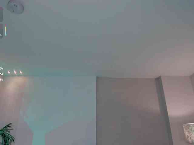 MayaMoretti webcam