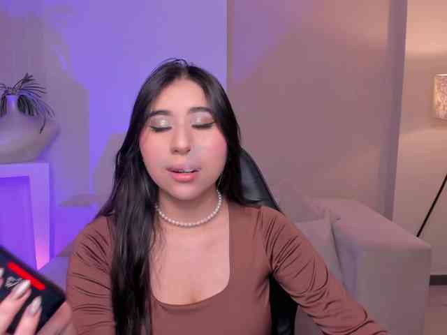 MayaMoretti webcam