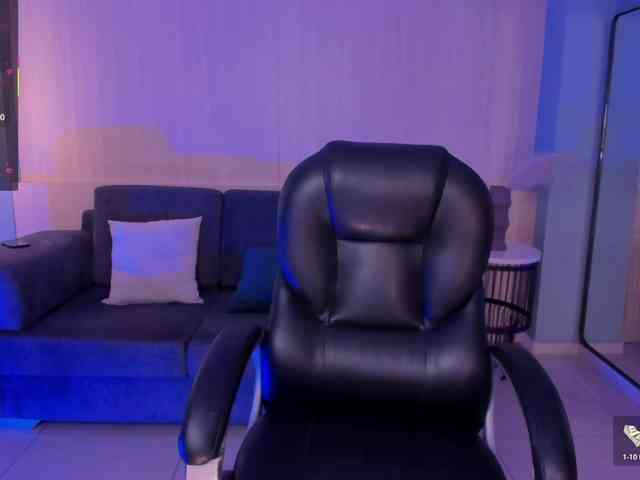 MayaMoretti webcam