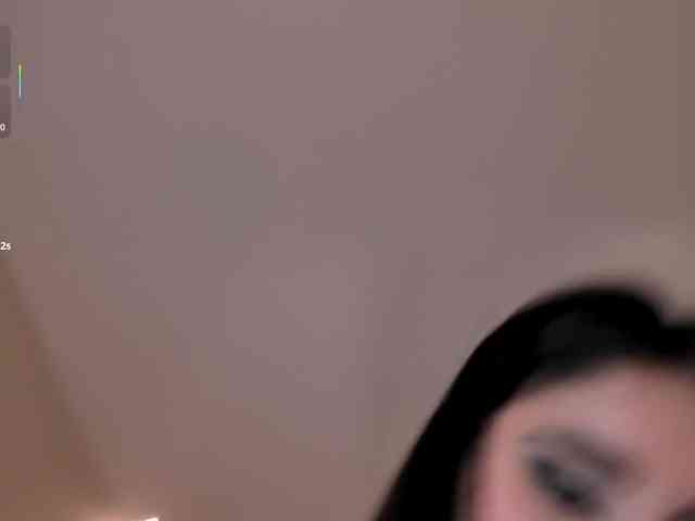 MayaMoretti webcam