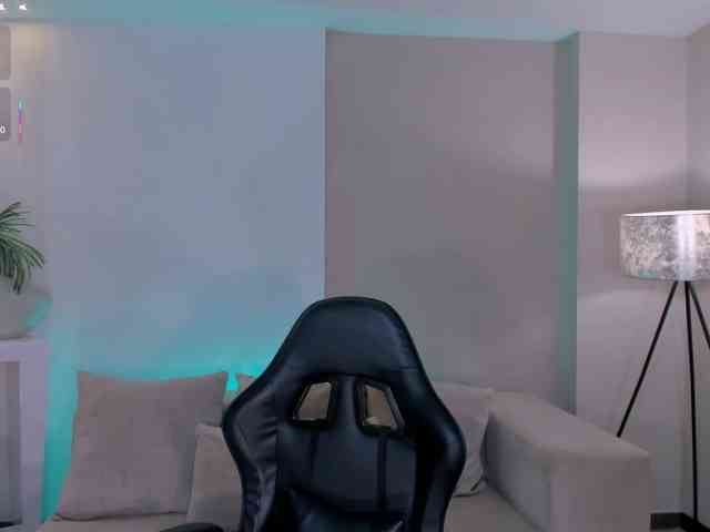 MayaMoretti webcam